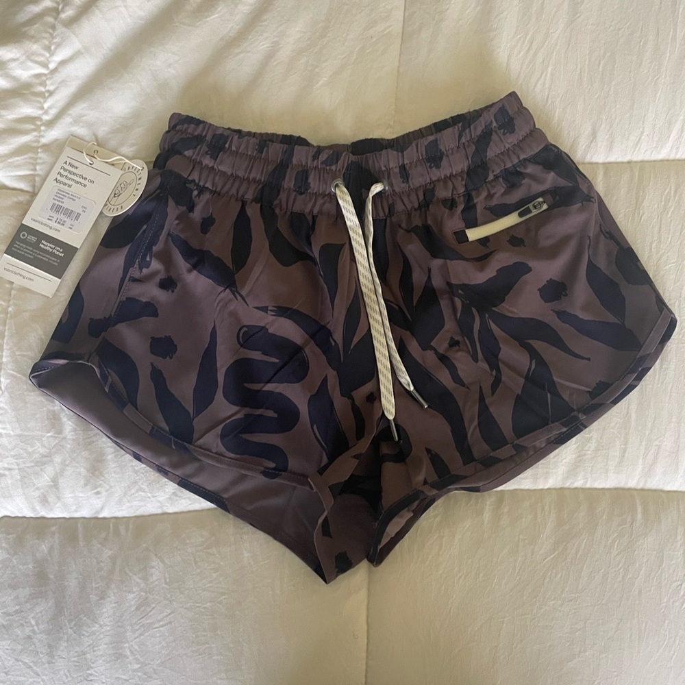 Vuori New with tag XS Clementine short 2.0 chocolate contigo